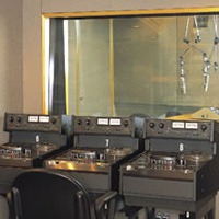電磁波シールドガラス