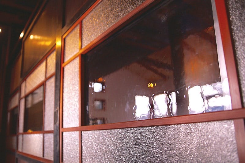 古いガラス】昔風のガラスの専門店