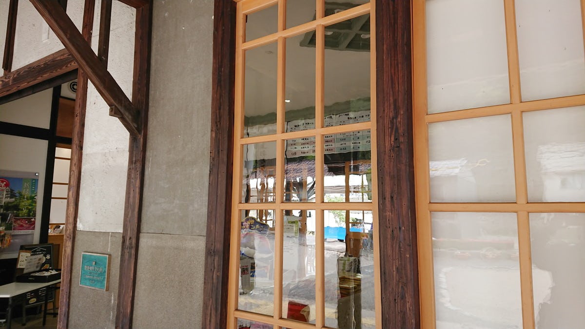 古いガラス】昔風のガラスの専門店